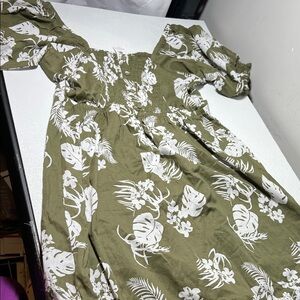 Studio B Puff Shoulder Midi Dress Olive Green Tropical Print New